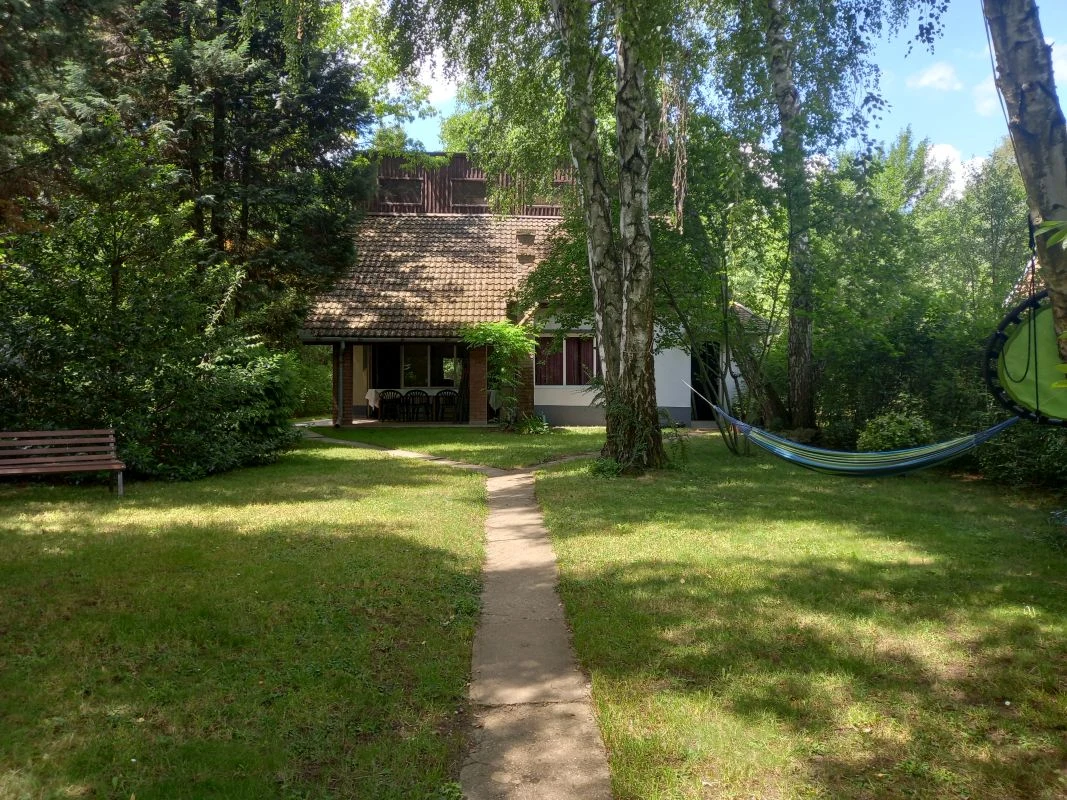 Kiadó vízparti nyaraló a Kákafoki holtág mellett