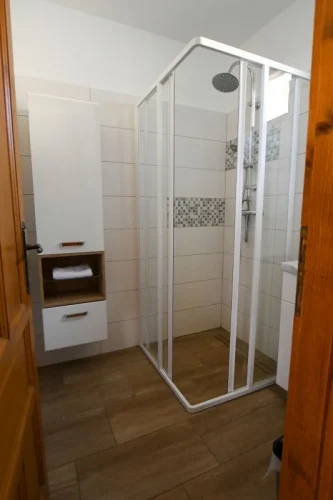 Zuhanyzós fürdőszoba