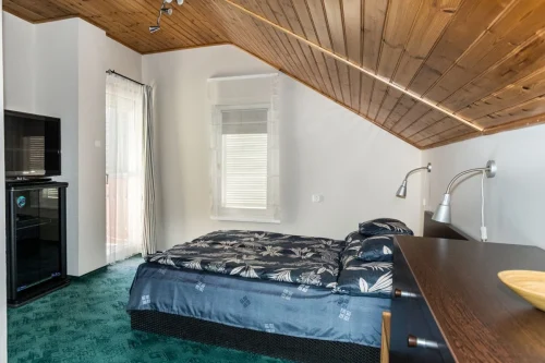 Emeleti hálószoba 2.: franciaágy