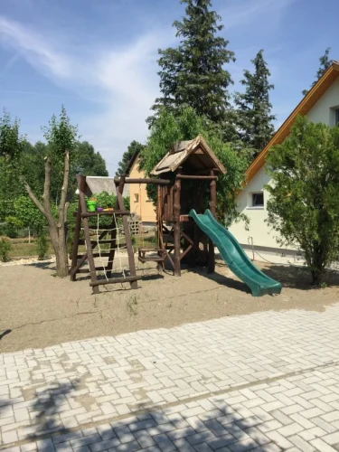 Játszótér a kertben