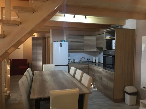 Étkező és konyha a földszinten