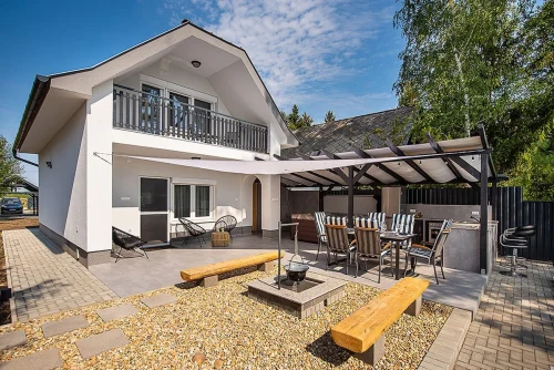 Kerti sütögető, terasz és nyári konyha