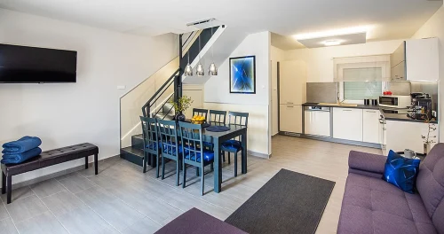 Földszinti amerikai konyhás nappali és étkező