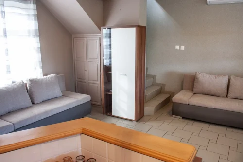 Nappali 2x2 főre ágyazható kanapéággyal