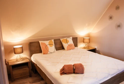 Emeleti franciaágyas hálószoba