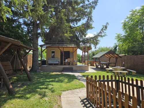 Elkerített, kiépített vízpart