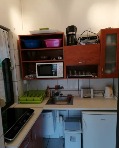 Teakonyha - a teraszról külön nyílik