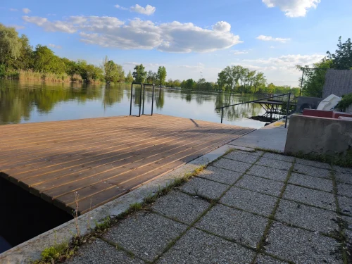 5x3 méteres móló napozáshoz, horgászathoz