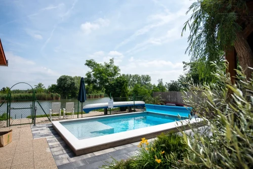 Csodálatos panoráma a medence partról