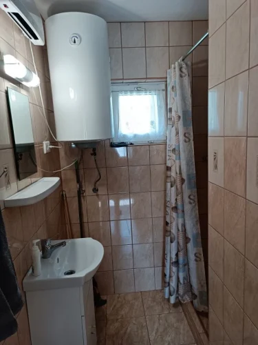 Zuhanyzós fürdőszoba