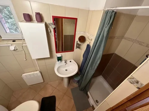 Zuhanyzós fürdőszoba