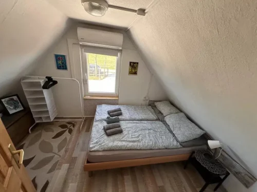 Emeleti kétszemélyes hálószoba