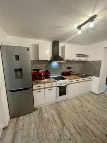 Felszerelt, modern konyha