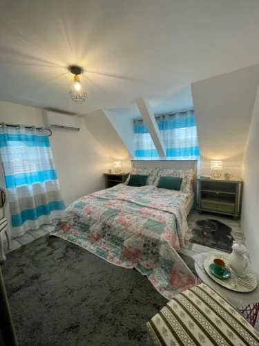 Emeleti franciaágyas hálószoba