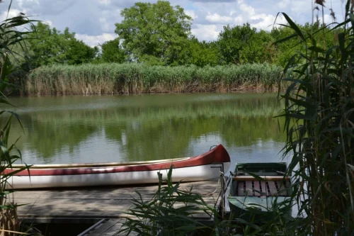 L-alakú stég, csónak és túrakenu