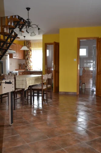 Tágas nappali étkezővel