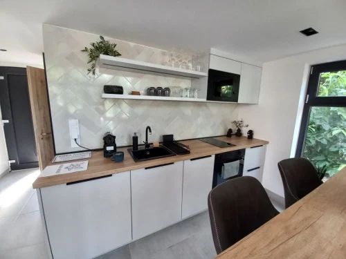 Teljesen felszerelt konyha és étkező