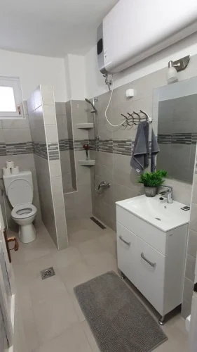 Tusolós fürdőszoba a földszinten