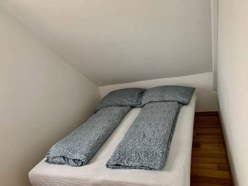 Emeleti kis szoba I.