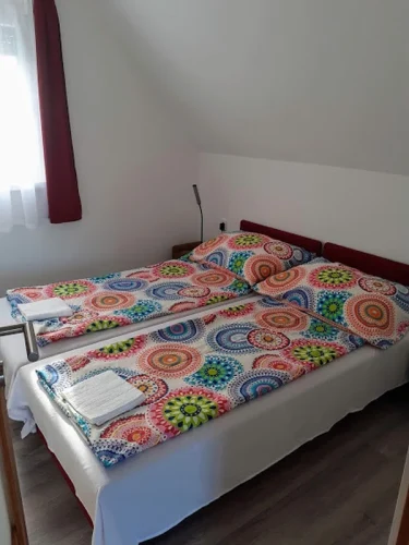 Emeleti 2 ágyas szoba I.