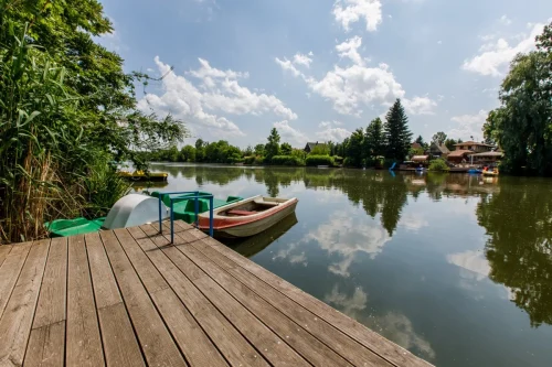 Saját stég vízibiciklivel (csónak előzetes egyeztetés alapján)