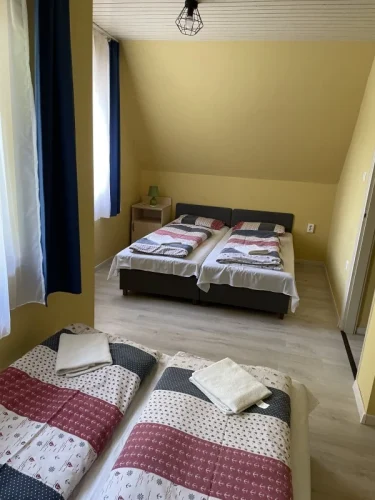 Emeleti hálószoba 2.