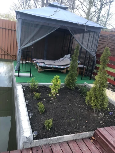 Hangulatos pagoda a kertben