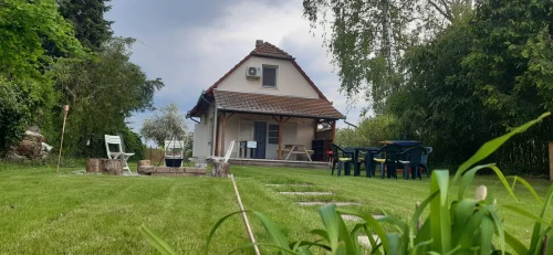 Gondozott kert szalonnasütő hellyel