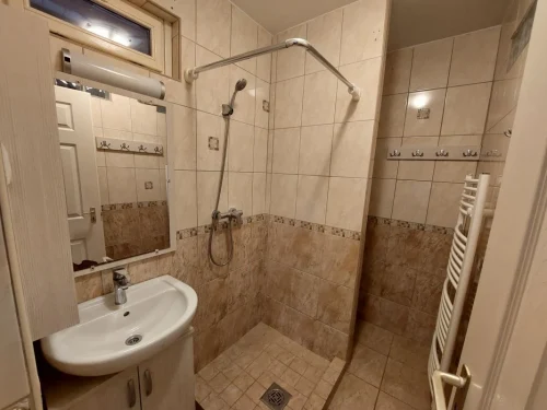 Zuhanyzós fürdőszoba