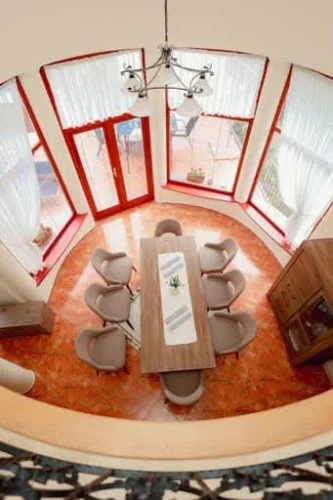 Hangulatos, tágas étkező a földszinten