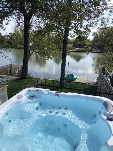 Jacuzzi gyönyörű kilátással a Holt-Körösre