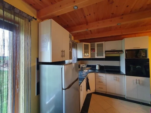 Teljeskörűen felszerelt konyha