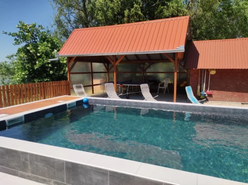 Pingpongasztal fedett területen