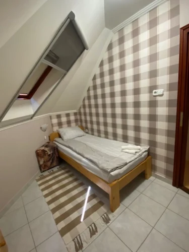 Emeleti egyszemélyes szoba