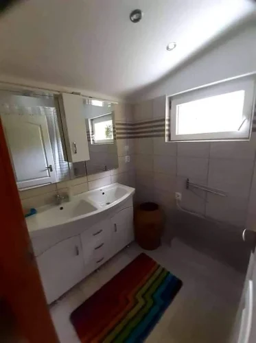 Fürdőszoba a földszinten I.