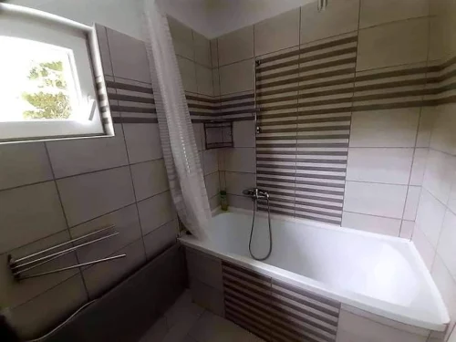 Fürdőszoba a földszinten II.