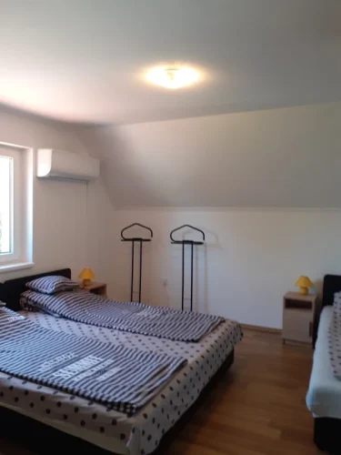 Emeleti hálószoba 1.