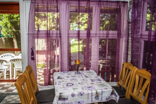 Ikernyaraló 1: Étkező