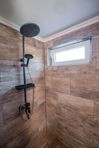 Zuhanyzós fürdőszoba