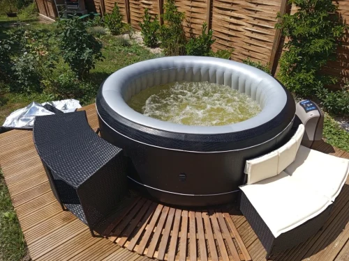 A mobil jacuzzi is a wellness szolgáltatások körét bővíti