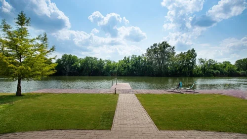 40 méter széles vízpart 50 nm stéggel