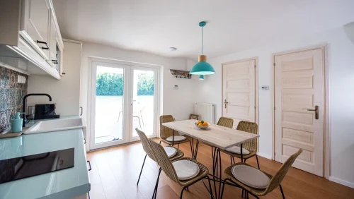 Földszinti apartman konyhája, étkezője